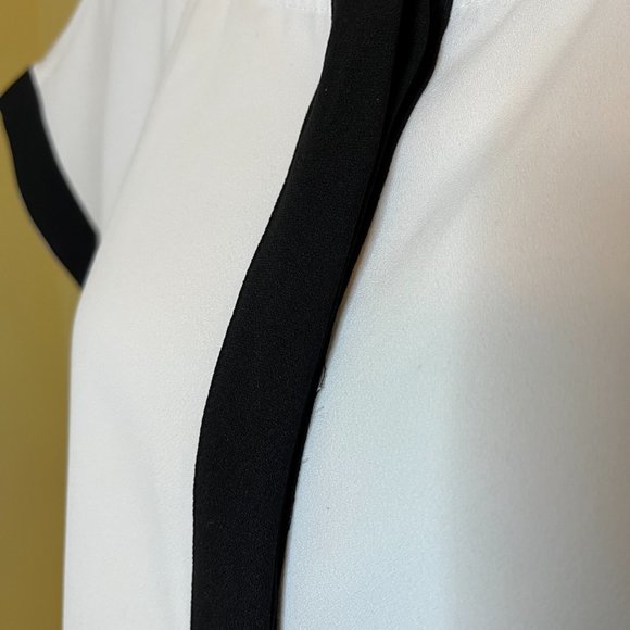 Alfani Ladies Blouse, B&W, Sz 16 - Picture 2 of 4